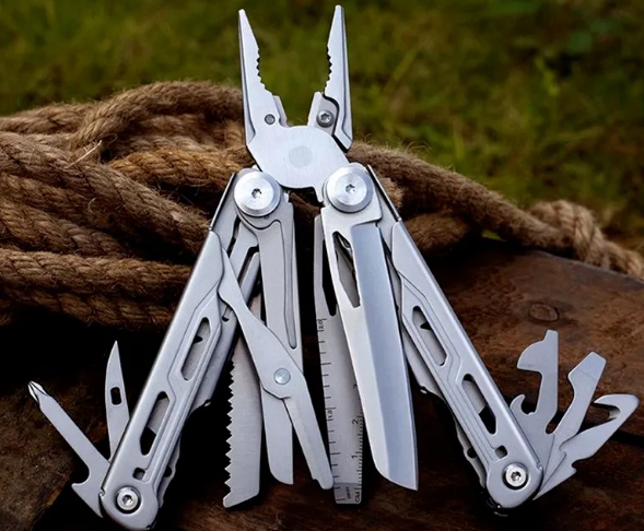 不銹鋼多功能工具鉗 - 銀色  (換領日期：1月1日 至 15日)