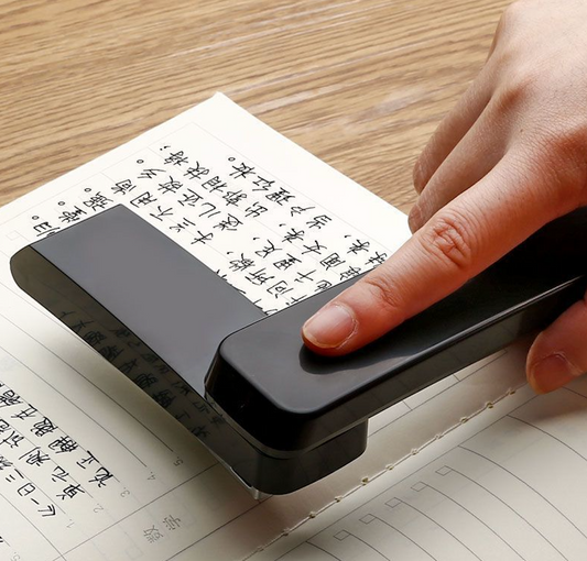 360度可旋轉釘書機 - 黑色 (送3000書釘) (換領日期：9月16日 至 30日)